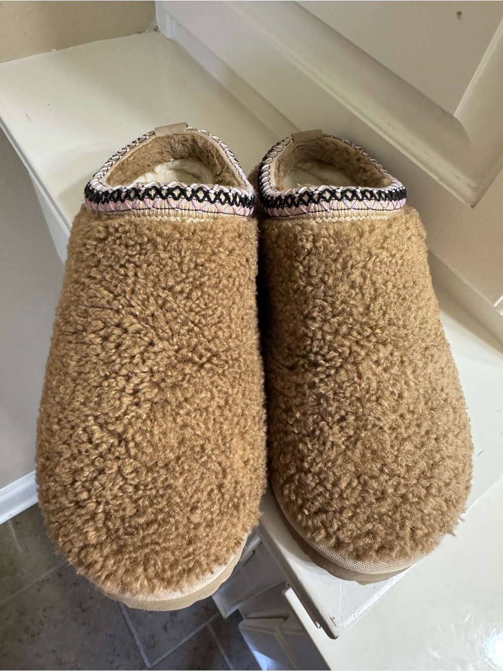 USED Corky Cozy Faux Shearling Slip-On Slippers in Camel Size 8